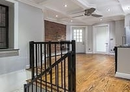 West 103 Street - Photo 1