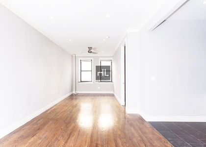 West 52nd Street - Photo 1