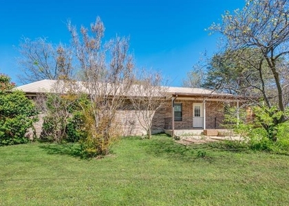 304 Oak Drive - Photo 1
