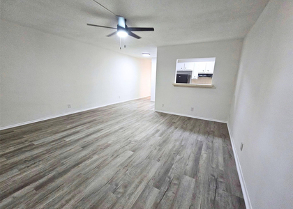 1300 Ne 3rd Street - Photo 1