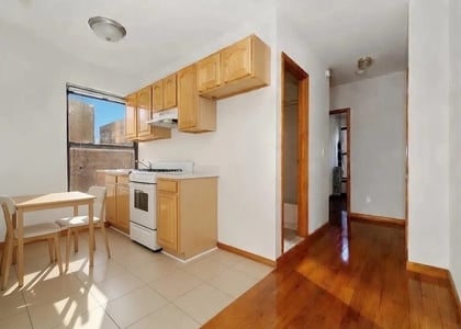 True 2 bedroom on East 14th st - Photo 1