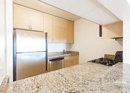 W 48th St - Photo 1