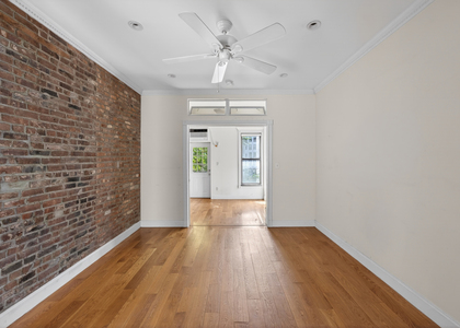 245 Mulberry St - Photo 1