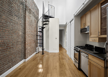 245 Mulberry St - Photo 1