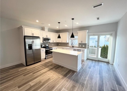 195 Park Avenue - Photo 1