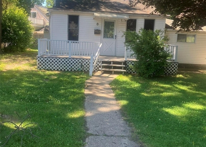8 E Lyons Street - Photo 1