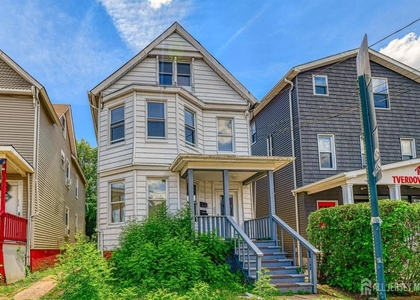 212 Easton Avenue - Photo 1