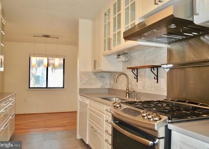 2850 Dover Lane - Photo 1