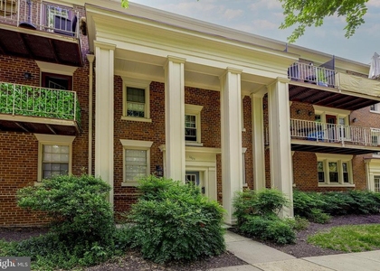 1403 E Abingdon Drive - Photo 1