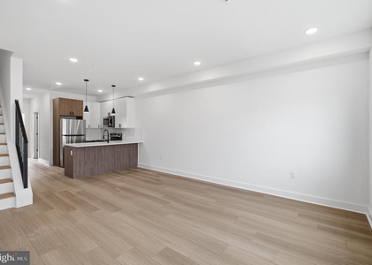 2503 N 12th Street - Photo 1