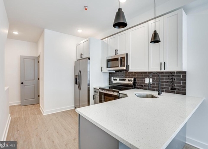 922 W Arizona Street - Photo 1
