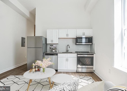 407 S 42nd Street - Photo 1