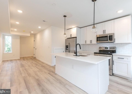 2120 W Master Street - Photo 1