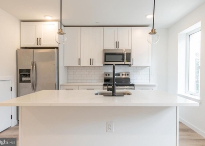 2120 W Master Street - Photo 1