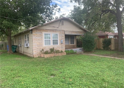 2305 Main St - Photo 1
