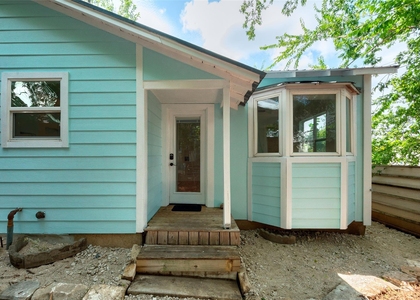 2409 E 9th St - Photo 1