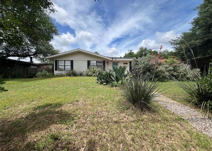 11702 Oak Trl - Photo 1
