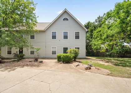 2908 Whisper Oaks Ln - Photo 1