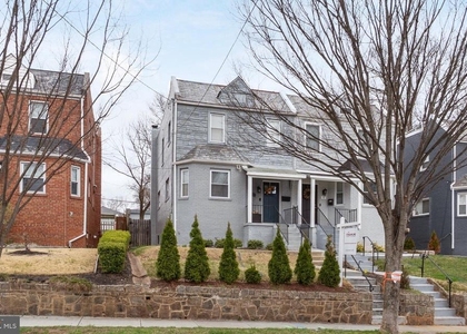 50 53rd Street Se - Photo 1