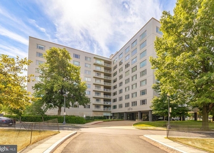 2475 Virginia Avenue Nw - Photo 1