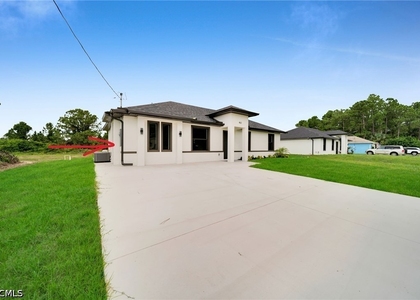 462 Lampion Avenue S - Photo 1