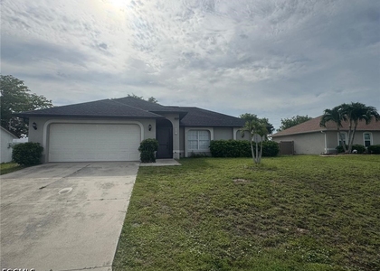 2227 Sw 5th Avenue - Photo 1