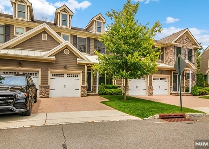 1503 Whitney - Photo 1