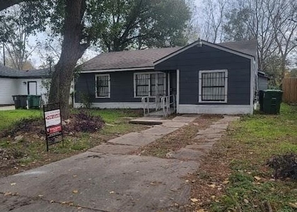 5318 Chennault Road - Photo 1