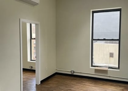 Avenue D - Photo 1