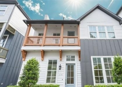 614 Delmar Street - Photo 1