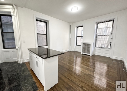 East 91 Street - Photo 1