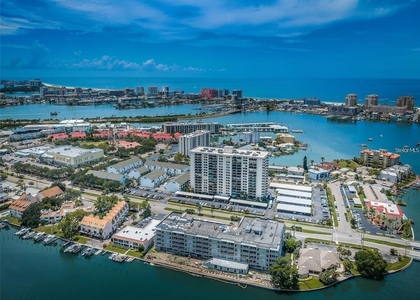 400 Island Way - Photo 1