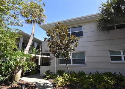 220 6th Avenue N - Photo 1