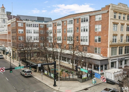 196 Crown Street - Photo 1