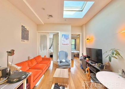 250 Melrose Street - Photo 1