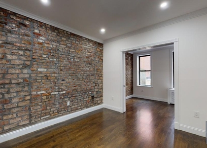 Mott Street - Photo 1