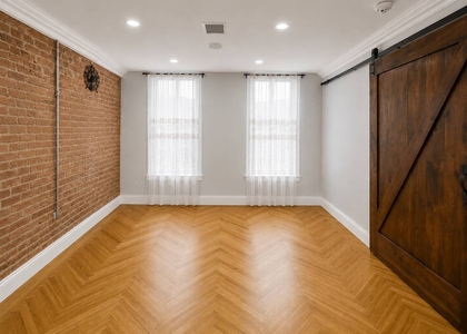 1102 Jefferson Avenue - Photo 1
