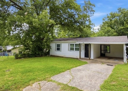 620 E Sears Street - Photo 1