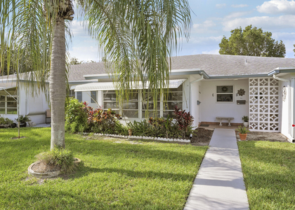 1142 W Circle Ter Terrace W - Photo 1