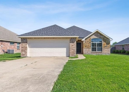 110 Magnolia Street - Photo 1