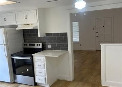 202 S Willomet Avenue - Photo 1