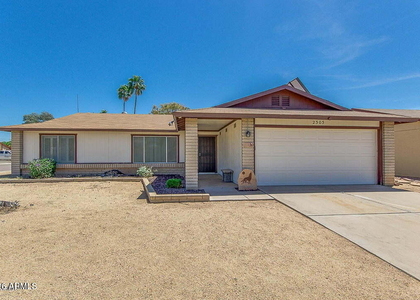 2303 S Cottonwood Drive - Photo 1