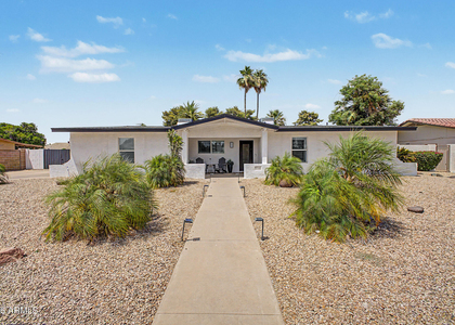 5140 E Poinsettia Drive - Photo 1