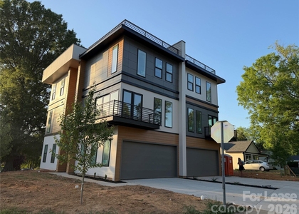 212 Smallwood Street S - Photo 1