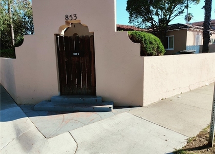 853 N Zeyn - Photo 1