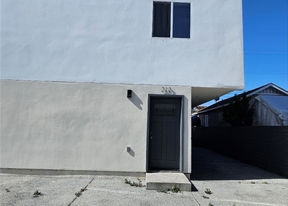 213 W 43rd - Photo 1