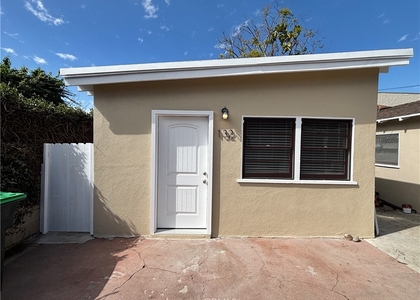 132 S Batavia Street - Photo 1