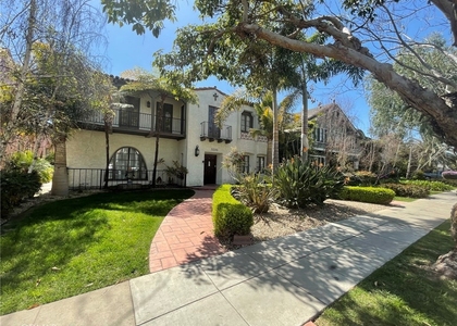 3220 E 2nd - Photo 1