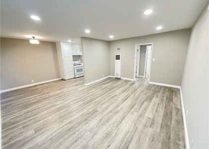 919 E Acacia Avenue - Photo 1