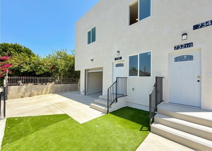 734 E 52nd Street - Photo 1